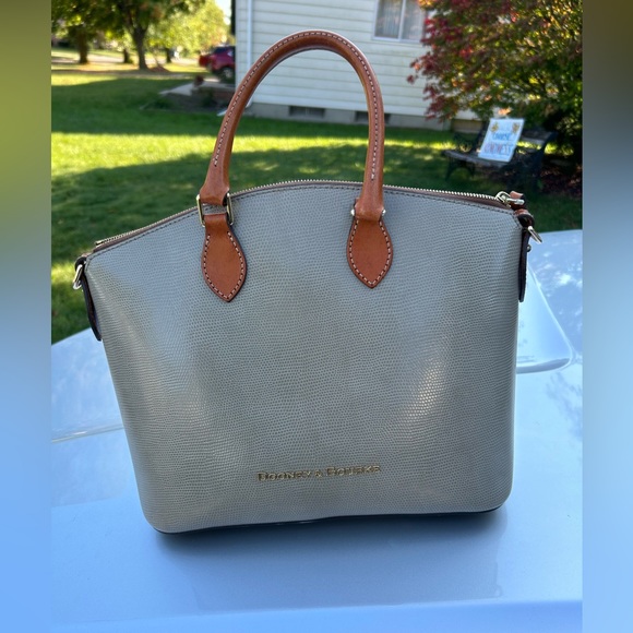 Dooney & Bourke Handbags - Large Dooney and Burke handbag